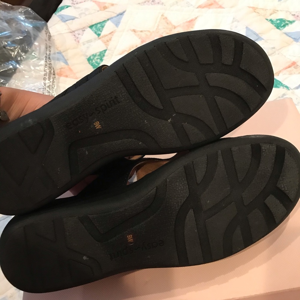 Sandals - Picture 2 of 3